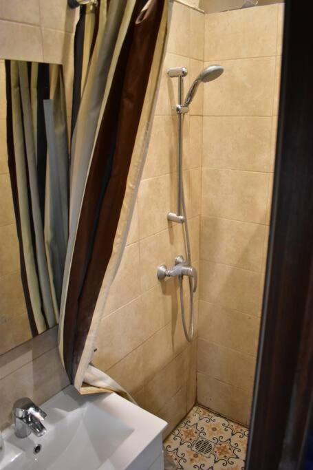City Centre Pied-A-Terre Near Food Market And Walking Distance To Bus Terminus バレッタ エクステリア 写真
